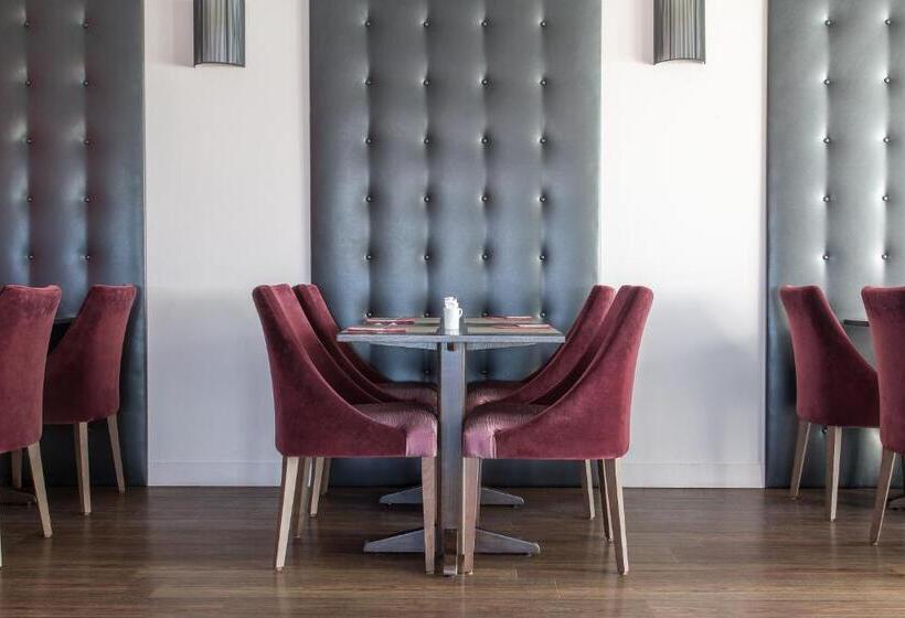 ホテル Saint Aubin Logis Hôtel & Restaurant