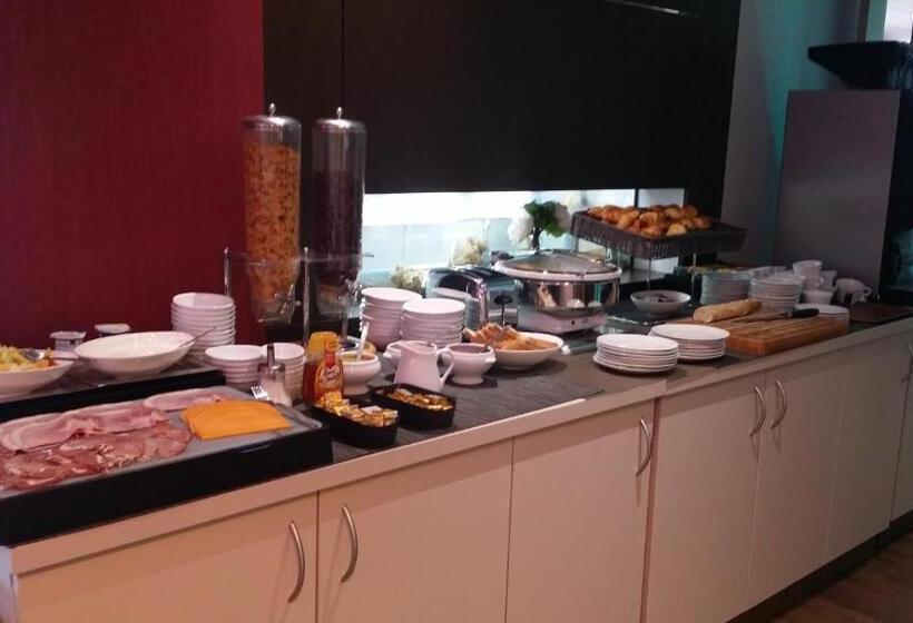 ホテル Saint Aubin Logis Hôtel & Restaurant