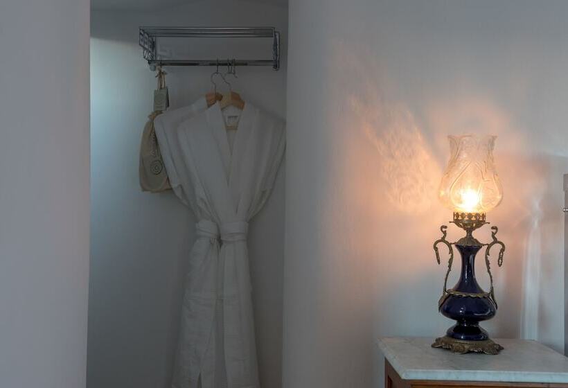 Отель Lotus Cave Villa