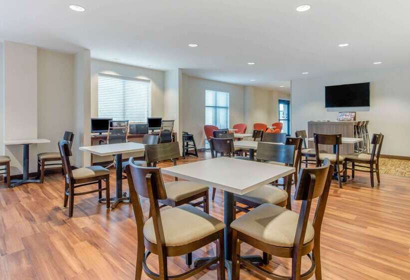 فندق Mainstay Suites St. Louis Airport