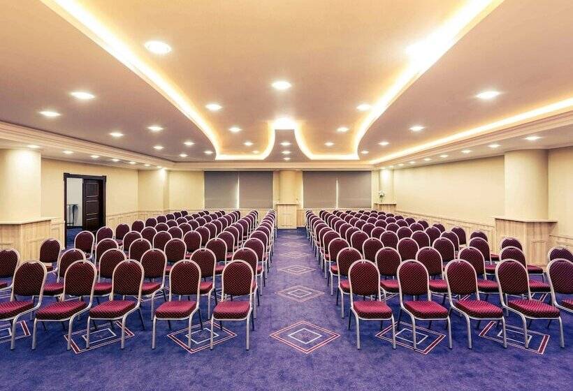 هتل Mercure Tetovo