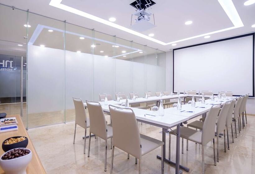 ホテル NH Puebla Finsa