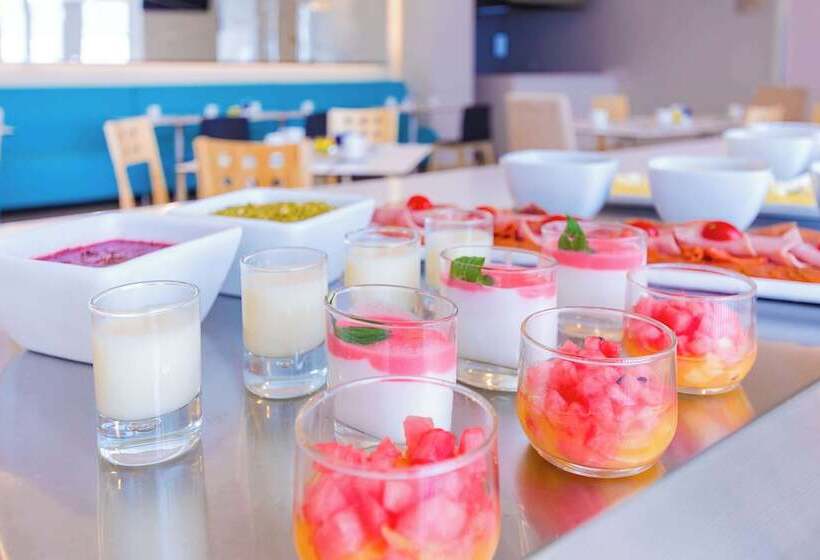 ホテル NH Puebla Finsa