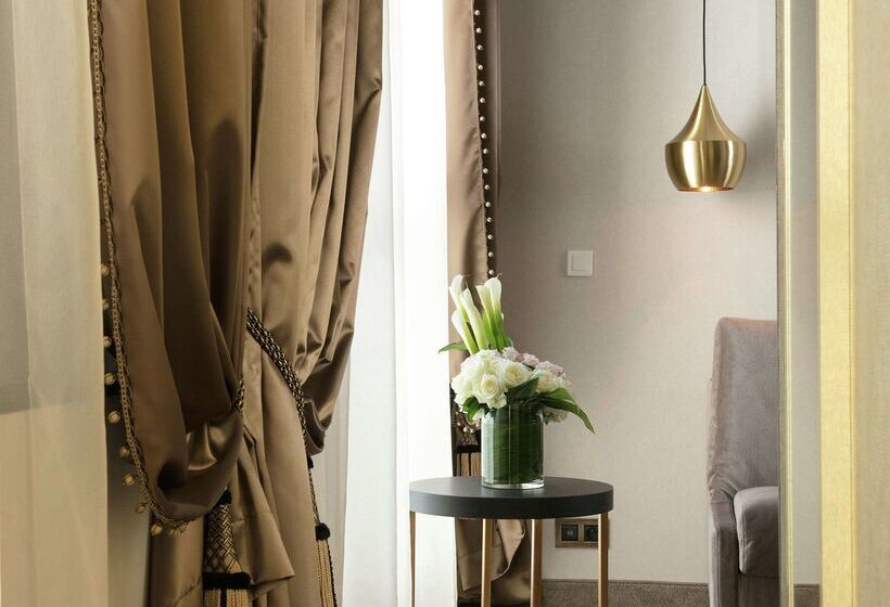 Niepce Paris Hotel, Curio Collection By Hilton