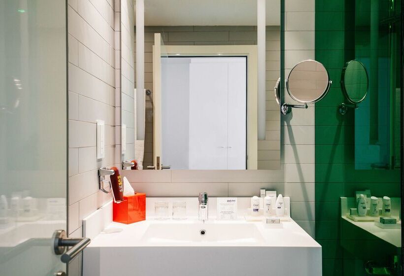 هتل Park Inn By Radisson Dubai Motor City