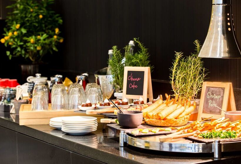 هتل Park Inn By Radisson Dubai Motor City