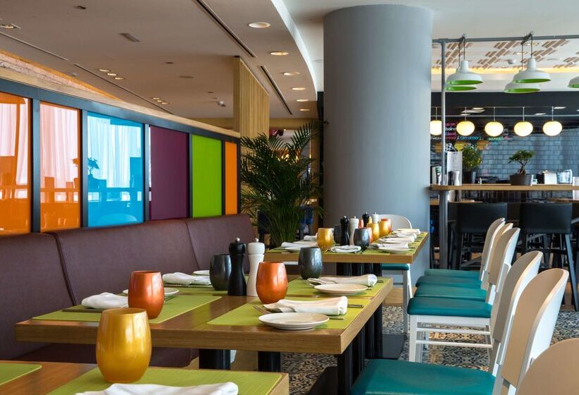 هتل Park Inn By Radisson Dubai Motor City