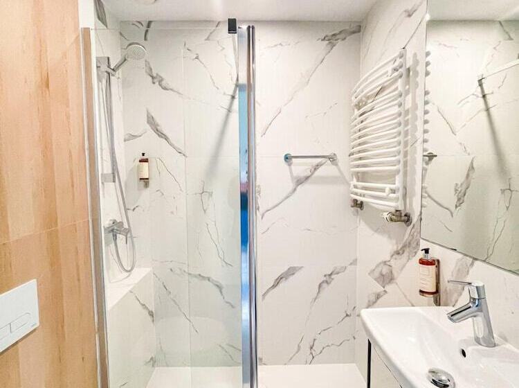 Отель Super Apart Wilanów