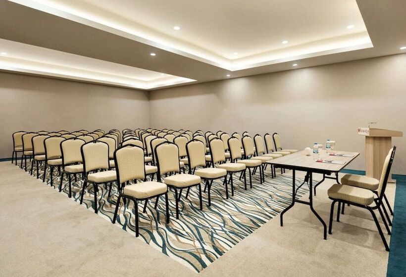 ホテル Ramada By Wyndham Gumushane