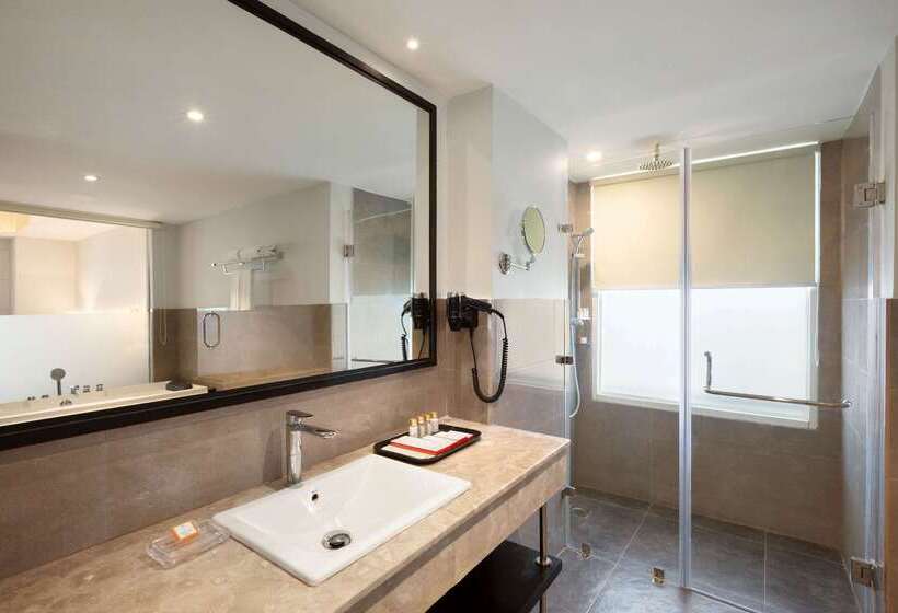 Отель Ramada Encore Jalandhar