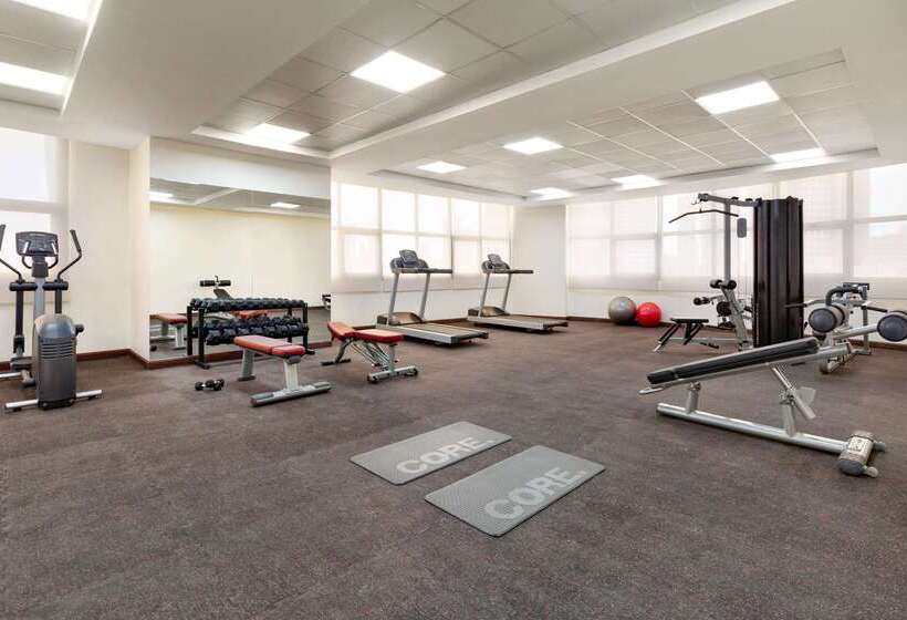 هتل Ramada Encore By Wyndham Kuwait Downtown