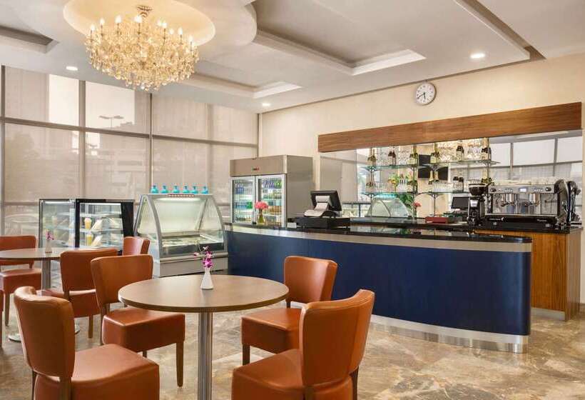 هتل Ramada Encore By Wyndham Kuwait Downtown