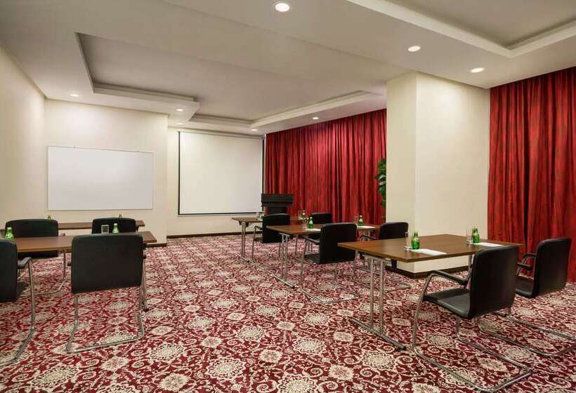 هتل Ramada Encore By Wyndham Kuwait Downtown