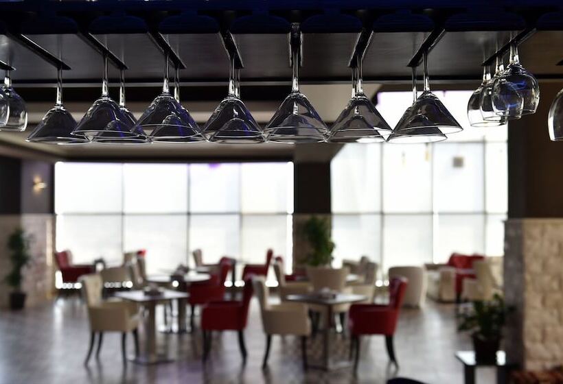 هتل Ramada Encore By Wyndham Kuwait Downtown