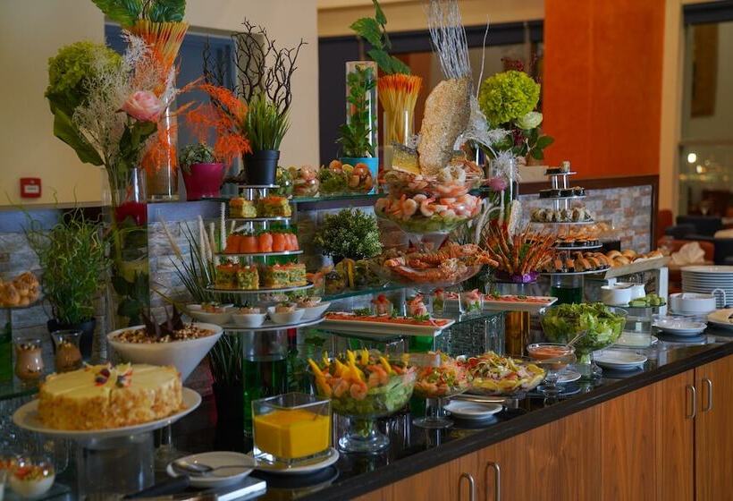 هتل Ramada Encore By Wyndham Kuwait Downtown