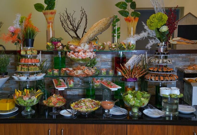 هتل Ramada Encore By Wyndham Kuwait Downtown