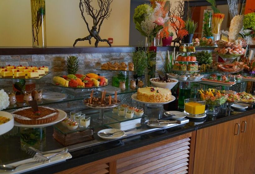 هتل Ramada Encore By Wyndham Kuwait Downtown