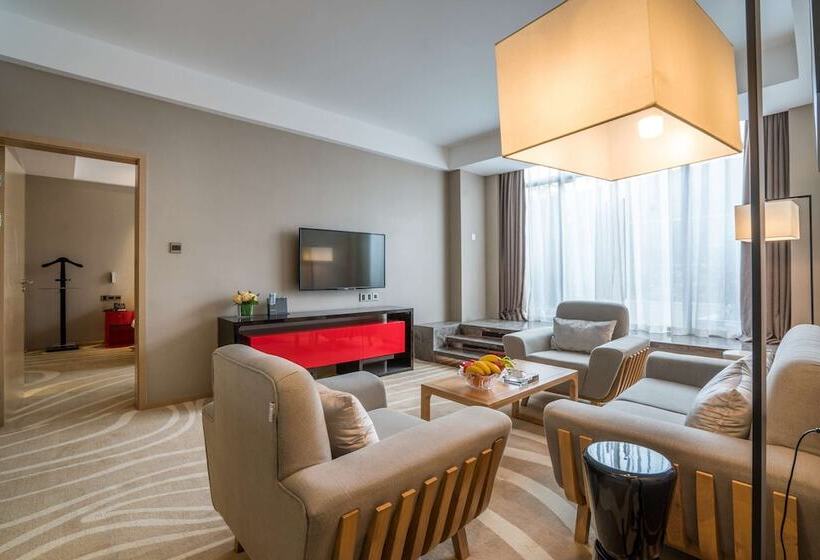 هتل Jingtang Ramada Encore