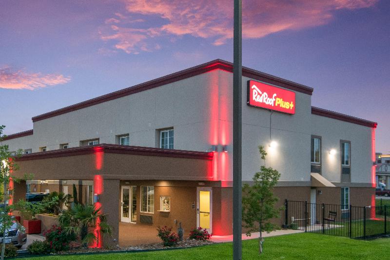 فندق Red Roof Inn Plus+ Fort Worth   Burleson