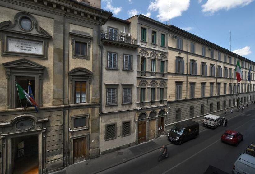 هتل Residenza Conte Di Cavour & Rooftop