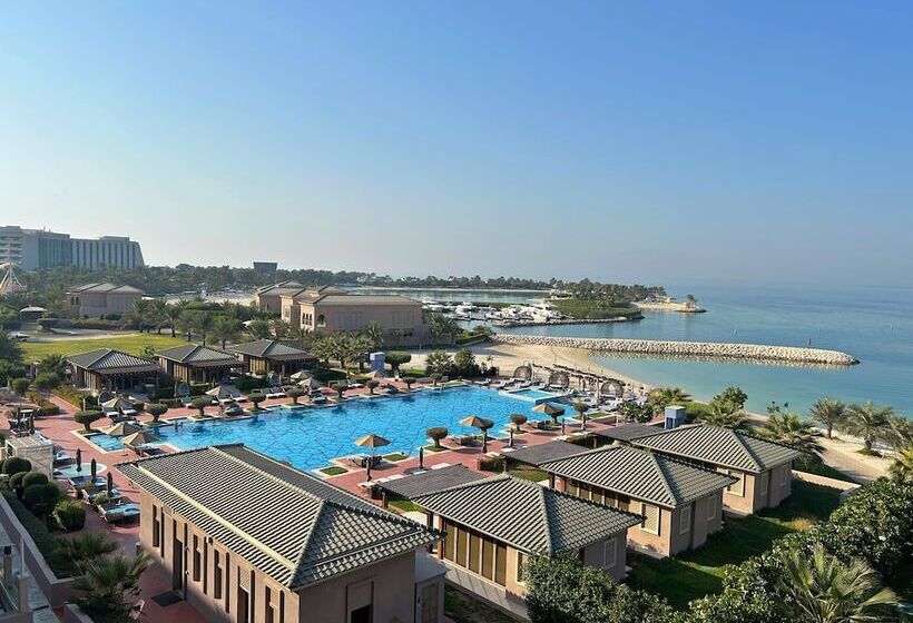 هتل Royal Saray Resort