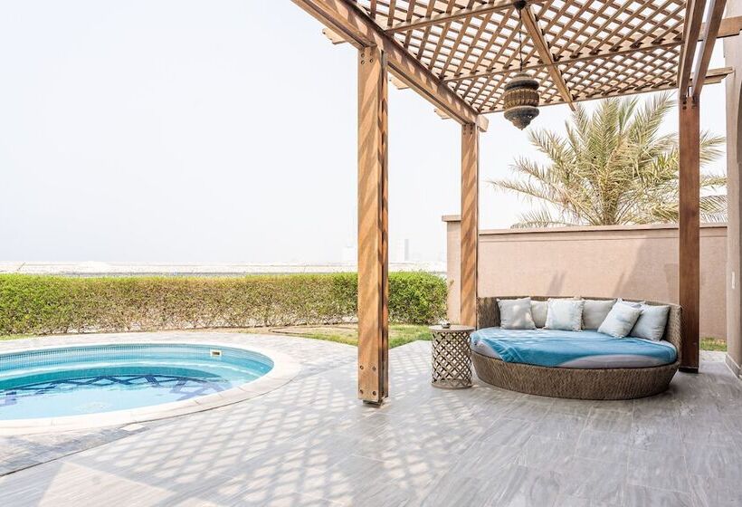 هتل Royal Saray Resort