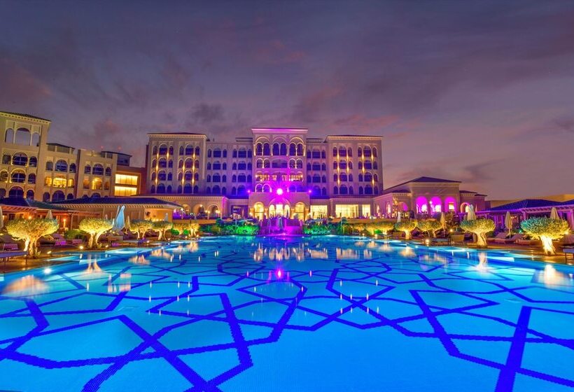 هتل Royal Saray Resort