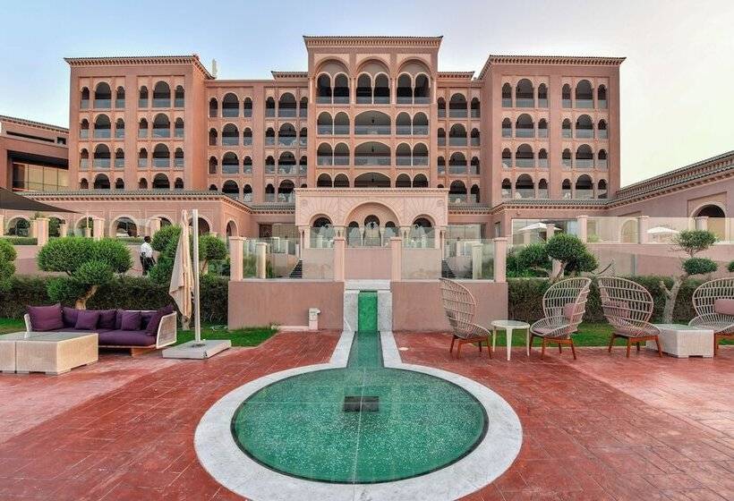 هتل Royal Saray Resort