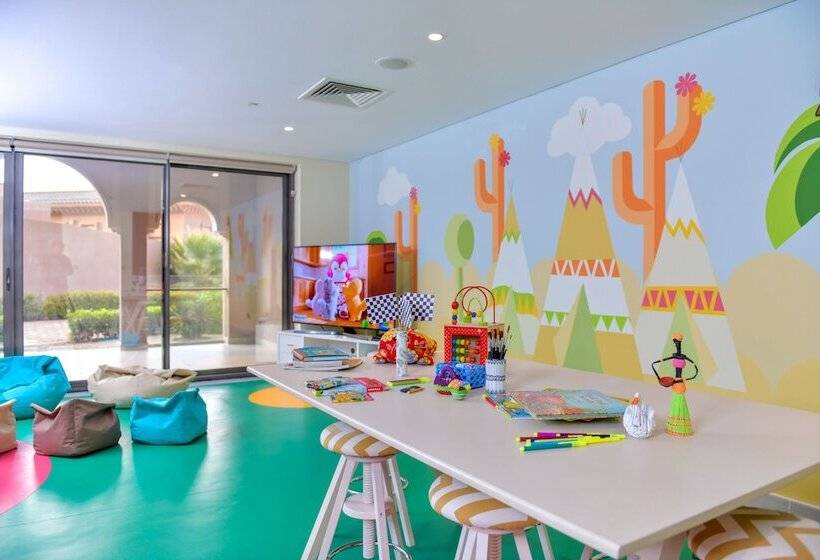 هتل Royal Saray Resort