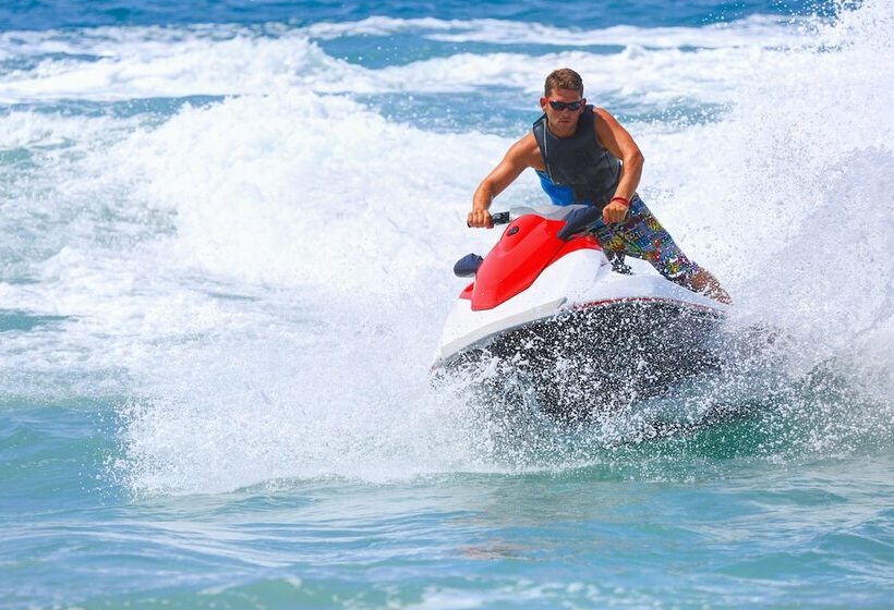 هتل Royal Saray Resort