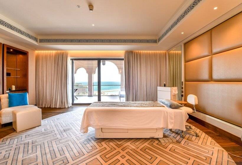 هتل Royal Saray Resort