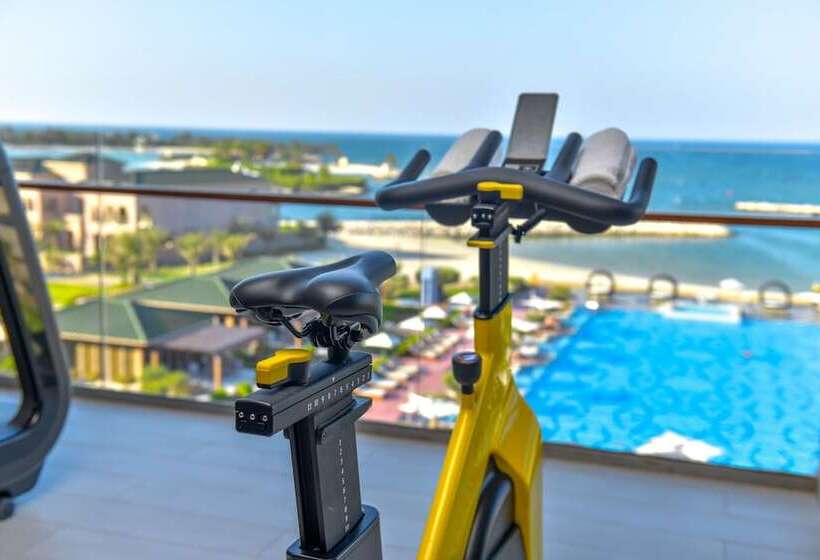 هتل Royal Saray Resort