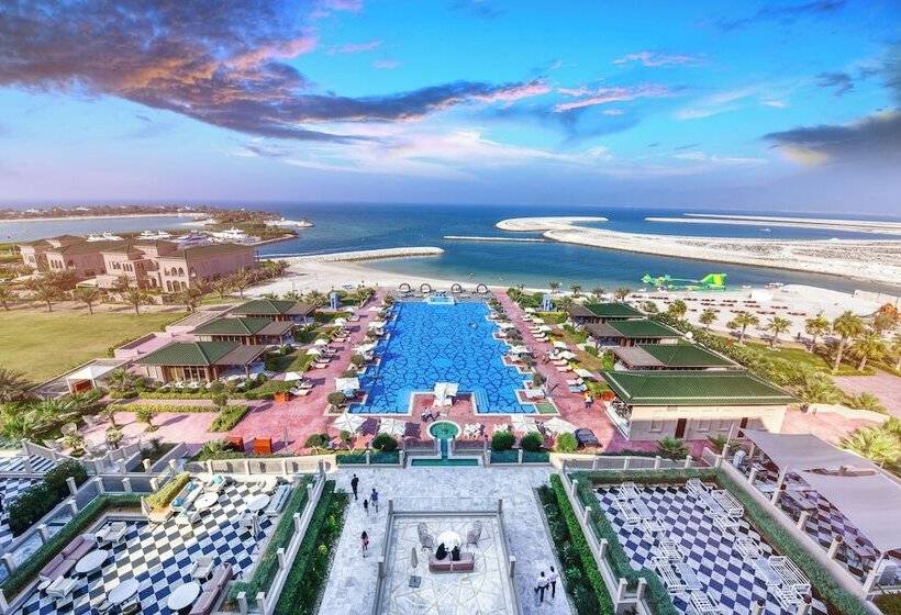 هتل Royal Saray Resort