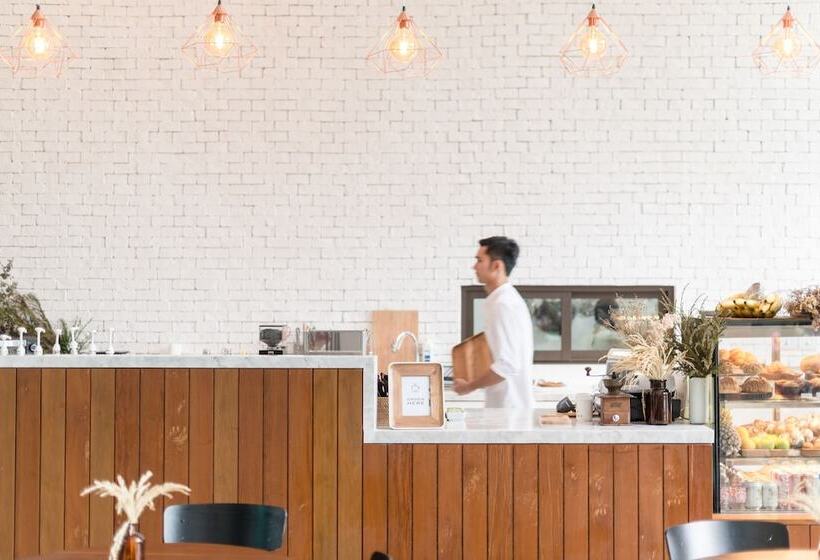 בית מלון כפרי Saturdays Residence By Brown Starling