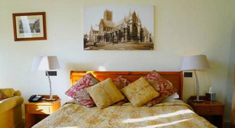 Отель Stoke Rochford Hall