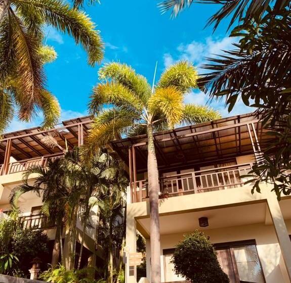 Отель Sunset Beach Villa S