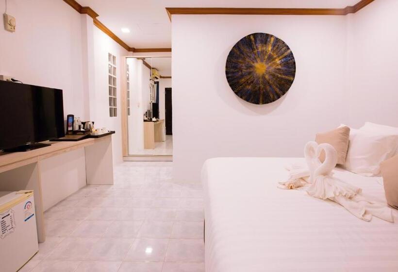 Отель Sunset Beach Villa S