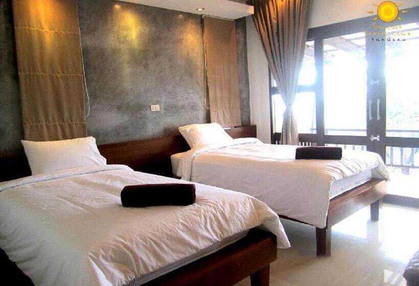 Отель Sunset Beach Villa S