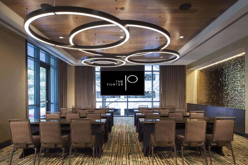 هتل The Porter Portland, Curio Collection By Hilton