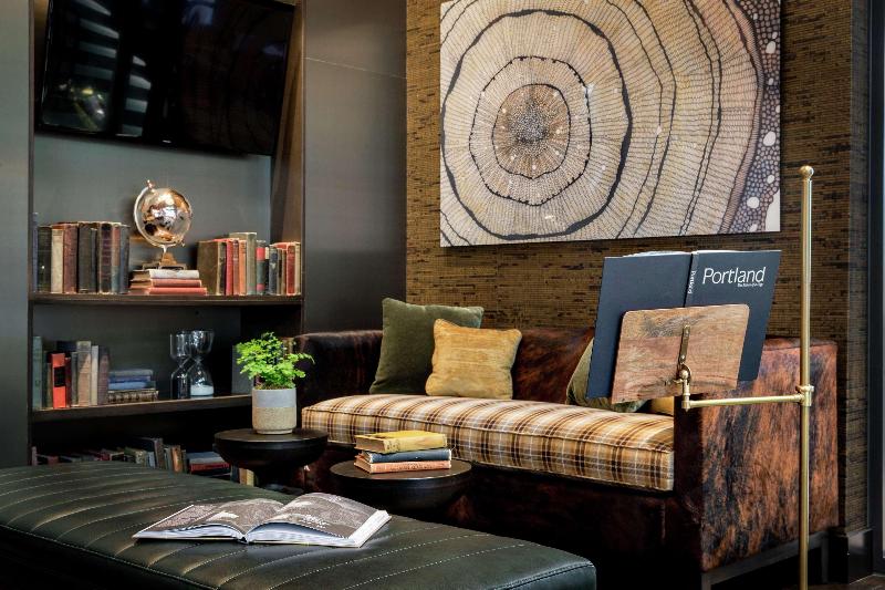 هتل The Porter Portland, Curio Collection By Hilton
