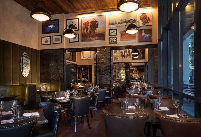 هتل The Porter Portland, Curio Collection By Hilton