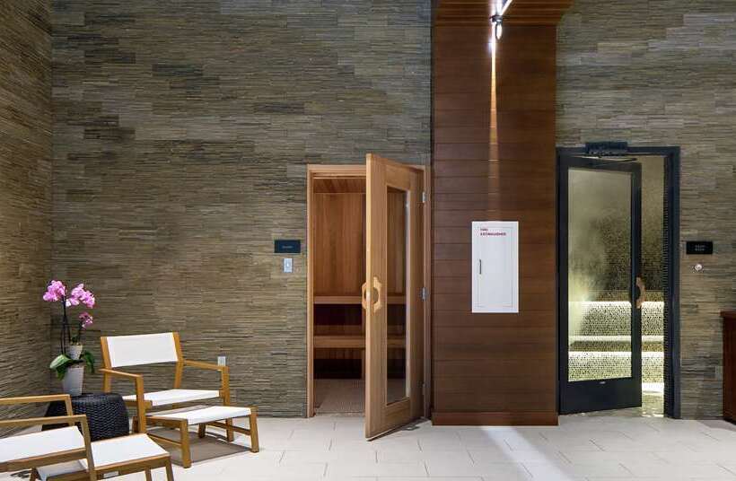 هتل The Porter Portland, Curio Collection By Hilton