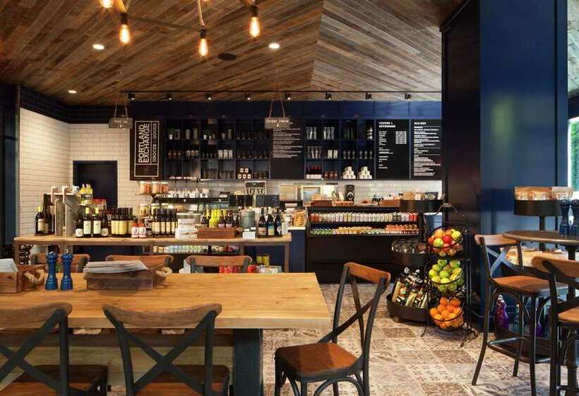 هتل The Porter Portland, Curio Collection By Hilton