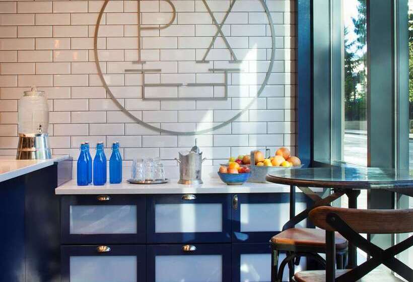 هتل The Porter Portland, Curio Collection By Hilton