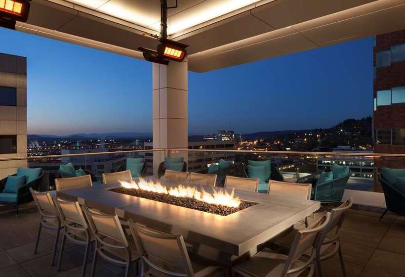 هتل The Porter Portland, Curio Collection By Hilton