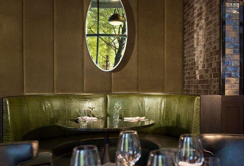 هتل The Porter Portland, Curio Collection By Hilton