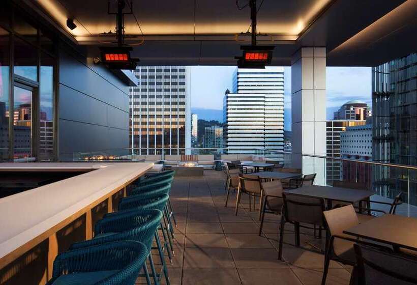 هتل The Porter Portland, Curio Collection By Hilton