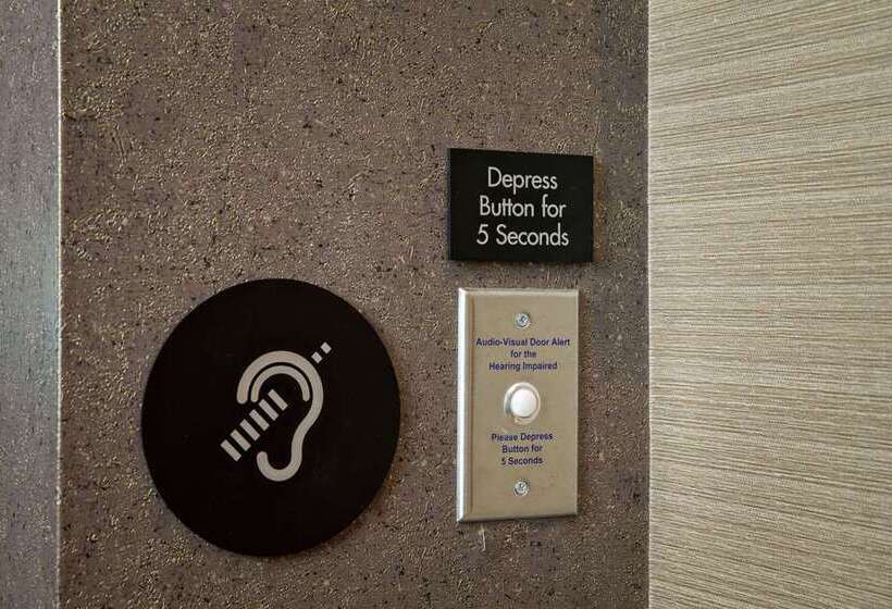 هتل The Porter Portland, Curio Collection By Hilton