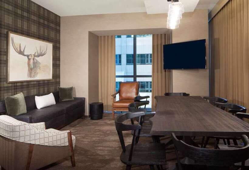 هتل The Porter Portland, Curio Collection By Hilton