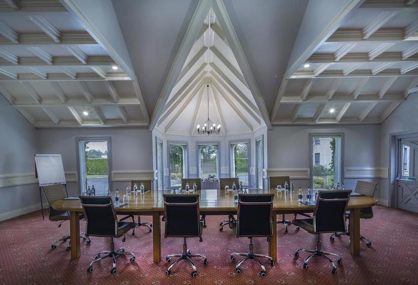 Treacys Oakwood Hotel, Shannon